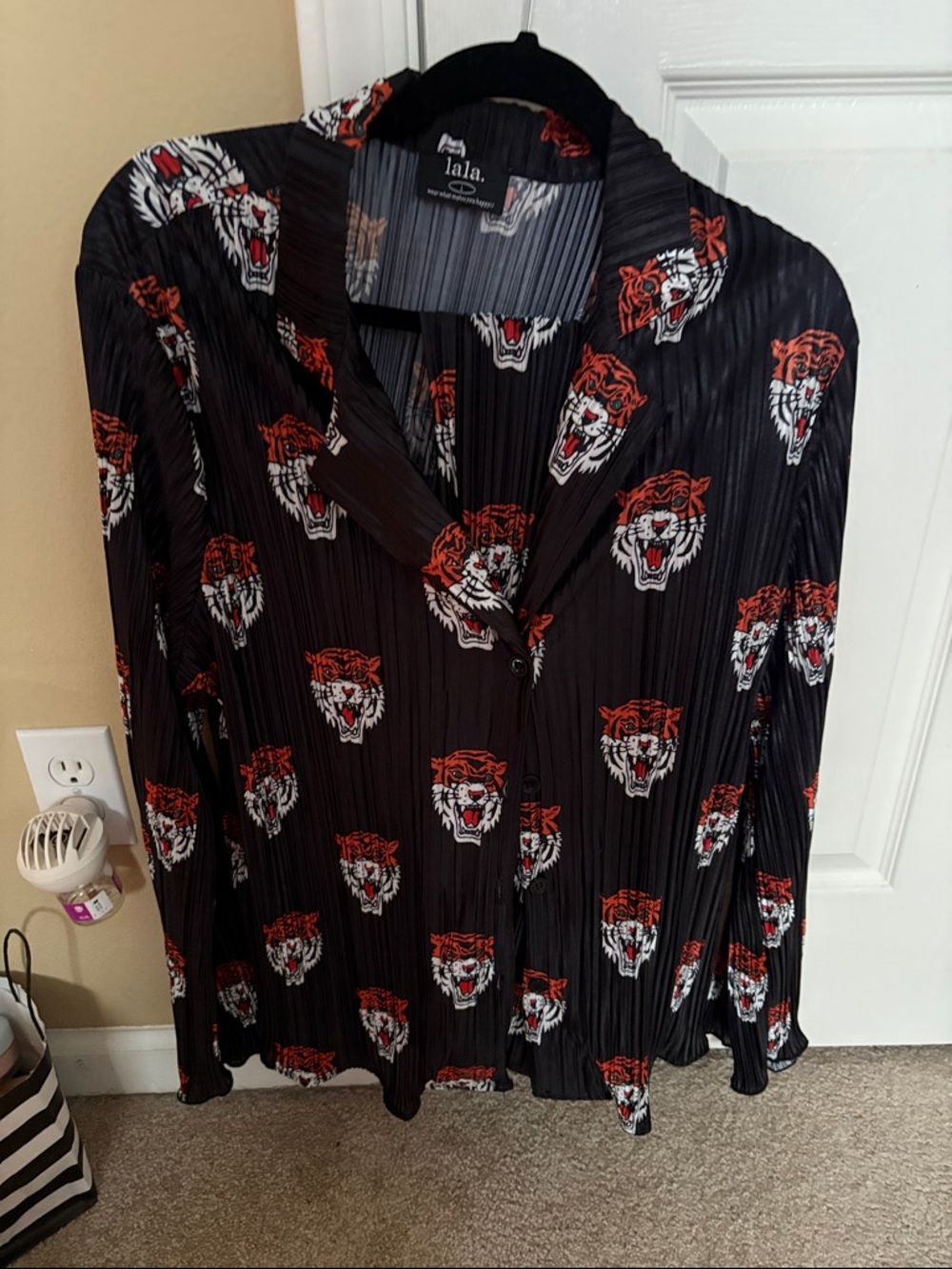 Dressed in Lala  Tiger Head Button-Up Blouse - Black & Orange